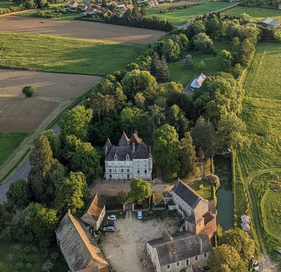 Chateau Du Mauny, Gites Et Chambres D'Hotes En Bourgogne Rosey Exteriör bild